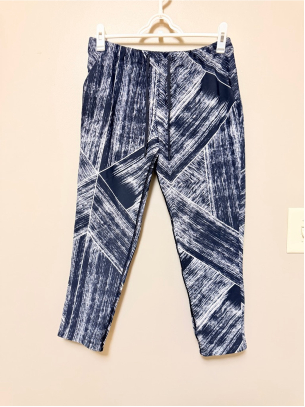 Lululemon Jet Crop Pants - Picture 8 of 12